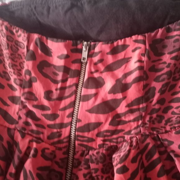 Women's S eight sixty Animal Halter Top - Picture 8 of 13